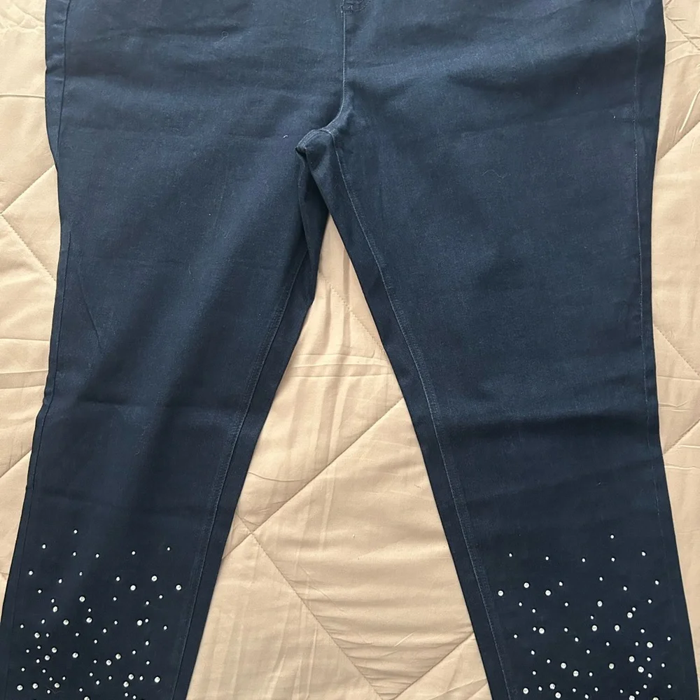 Isaac Mizrahi Live Light Wash Embellished Jeans Size 26w Tall - Picture 3 of 4